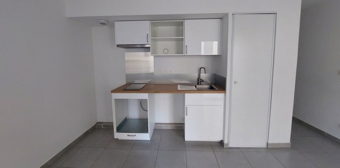 Image 8 sur 21 - Appartement  ·  Location · Nimes (30900) · 1 pièce · 27m²