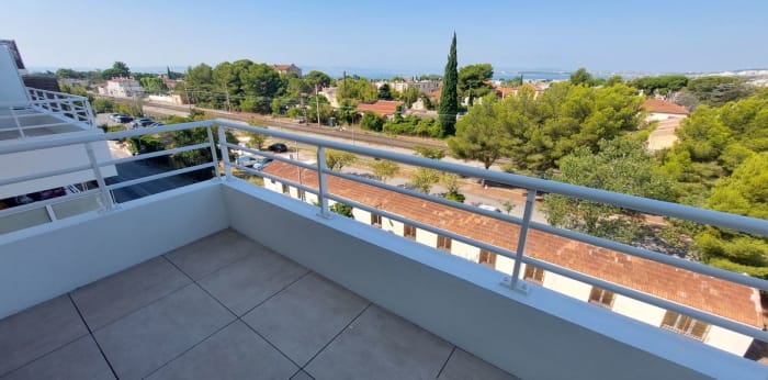 Image 1 sur 8 - Appartement  ·  Location · Rognac (13340) · 2 pièces · 39m²