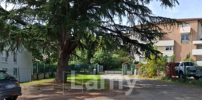 Image 2 sur 2 - Parking/box  ·  Location · Toulouse (31500) · 1m²