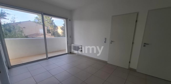 Image 4 sur 17 - Appartement  ·  Location · Marseille (13008) · 2 pièces · 37m²