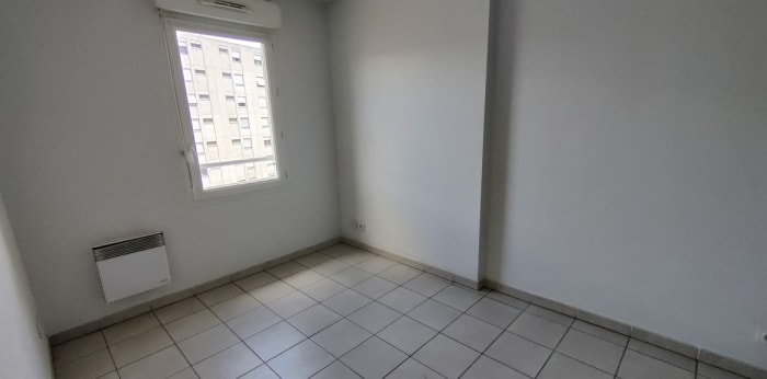 Image 4 sur 9 - Appartement  ·  Location · Marseille (13005) · 2 pièces · 39m²