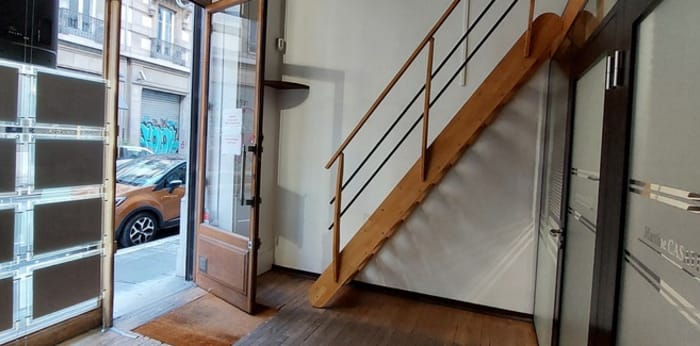 Local  ·  Location · Grenoble (38000) · 63m²