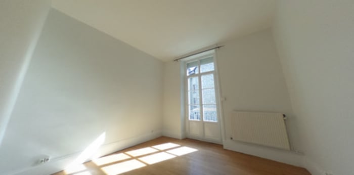 Image 3 sur 8 - Appartement  ·  Location · Grenoble (38000) · 5 pièces · 109m²