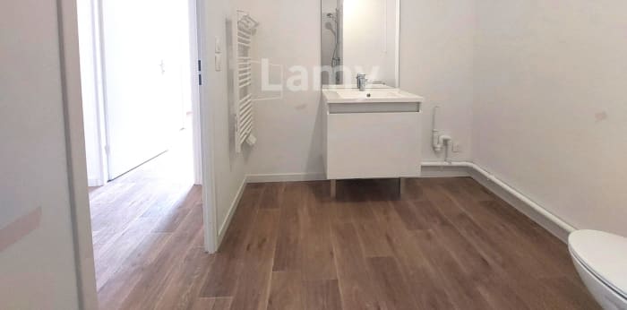 Image 7 sur 9 - Appartement  ·  Location · Couzeix (87270) · 2 pièces · 45m²