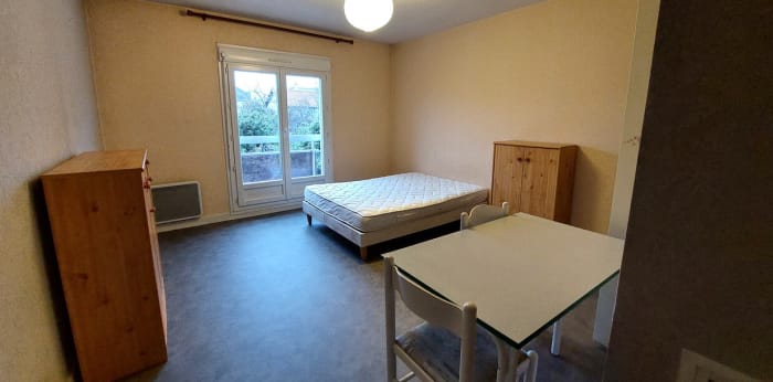 Image 3 sur 6 - Appartement  ·  Location · Clermont Ferrand (63000) · 1 pièce · 22m²