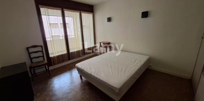 Image 5 sur 12 - Appartement  ·  Location · Marseille (13005) · 2 pièces · 48m²