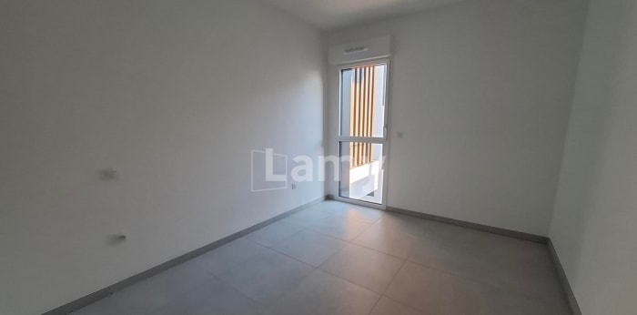 Image 6 sur 12 - Appartement  ·  Location · Marseille (13008) · 3 pièces · 67m²