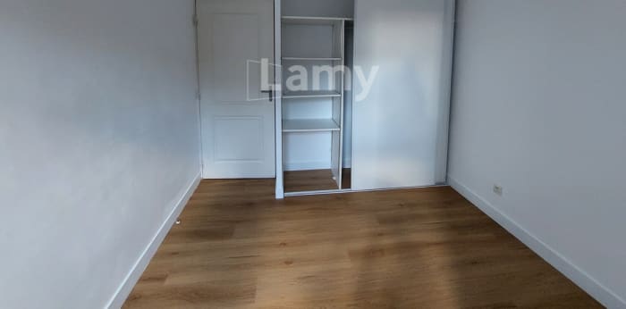 Image 17 sur 21 - Appartement  ·  Location · Nimes (30900) · 3 pièces · 66m²