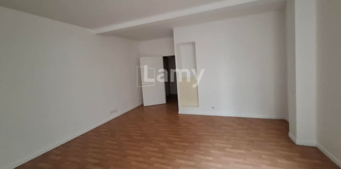 Image 1 sur 5 - Appartement  ·  Location · Paris (75009) · 2 pièces · 52m²