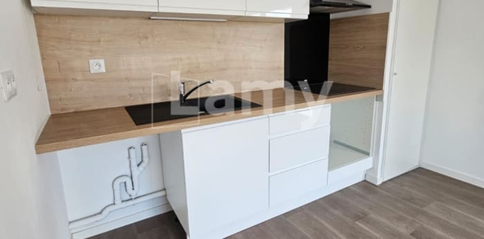 Image 2 sur 4 - Appartement  ·  Location · Montbazon (37250) · 2 pièces · 43m²