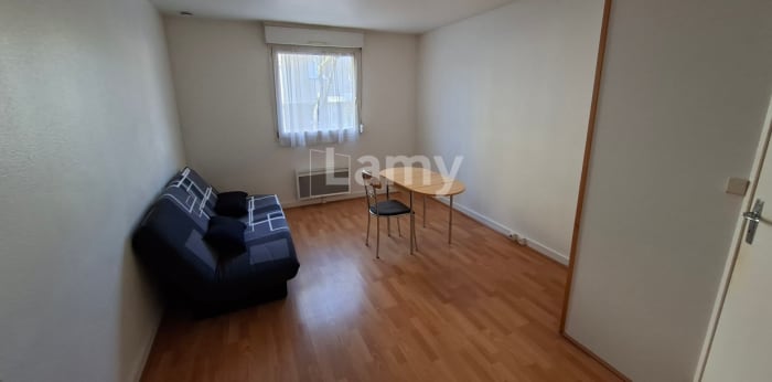 Image 1 sur 5 - Appartement  ·  Location · Clermont Ferrand (63000) · 1 pièce · 18m²