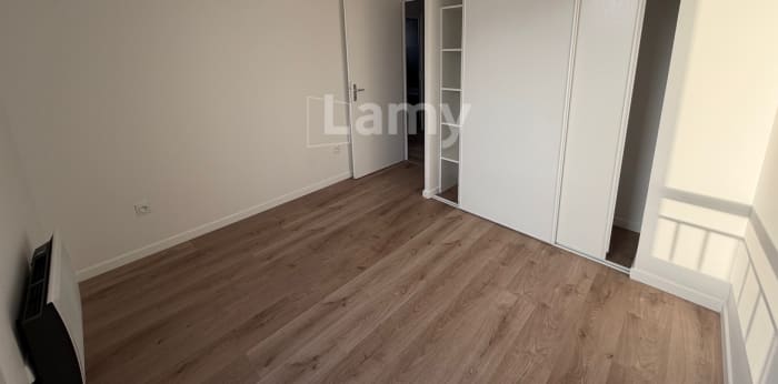 Image 10 sur 28 - Maison/villa  ·  Location · La Chapelle En Serval (60520) · 5 pièces · 98m²