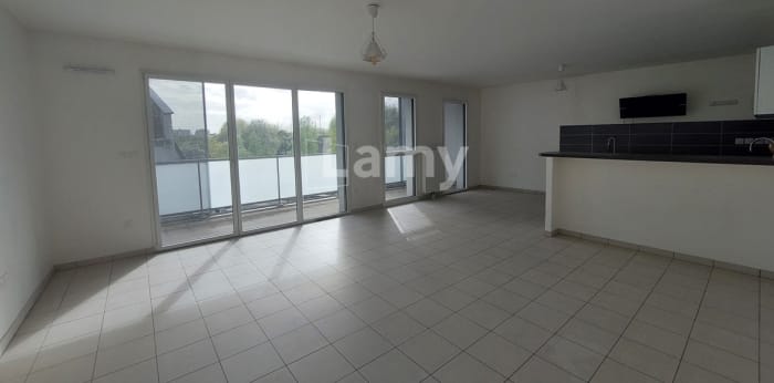 Image 1 sur 10 - Appartement  ·  Location · Roubaix (59100) · 4 pièces · 101m²