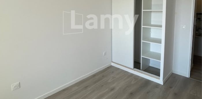 Image 3 sur 4 - Appartement  ·  Location · Le Blanc Mesnil (93150) · 2 pièces · 48m²