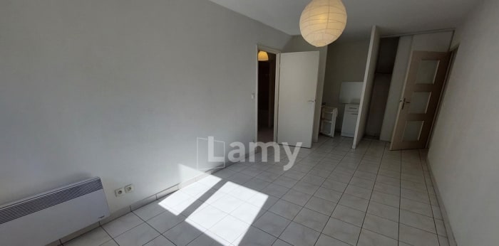 Image 2 sur 9 - Appartement  ·  Location · Grenoble (38100) · 2 pièces · 41m²