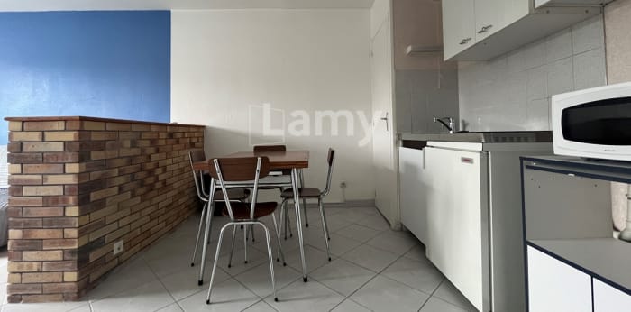 Image 1 sur 6 - Appartement  ·  Location · Reims (51100) · 1 pièce · 31m²