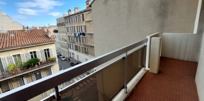 Image 1 sur 9 - Appartement  ·  Location · Marseille (13005) · 3 pièces · 87m²