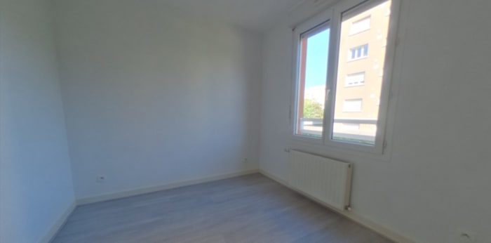 Image 7 sur 12 - Appartement  ·  Location · Grenoble (38100) · 4 pièces · 84m²