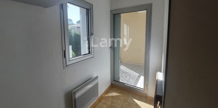 Image 8 sur 20 - Appartement  ·  Location · Nimes (30000) · 3 pièces · 64m²