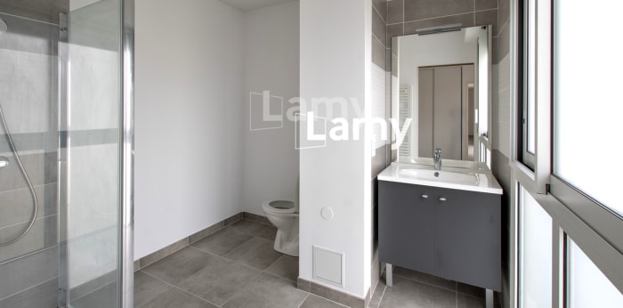 Image 5 sur 8 - Appartement  ·  Location · Royan (17200) · 2 pièces · 54m²