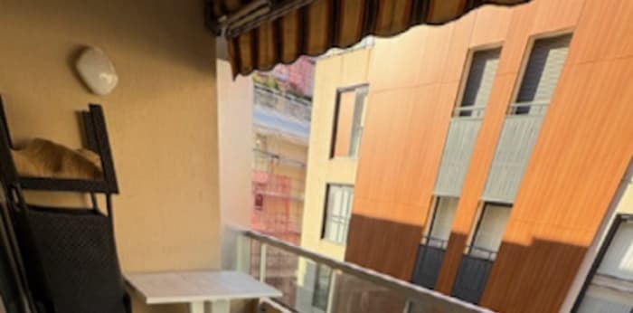 Image 2 sur 7 - Appartement  ·  Location · St Raphael (83700) · 1 pièce · 32m²