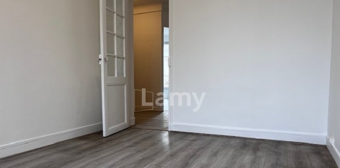 Image 7 sur 9 - Appartement  ·  Location · Paris (75011) · 2 pièces · 46m²
