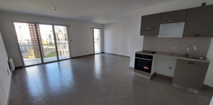 Image 4 sur 14 - Appartement  ·  Location · Marseille (13008) · 2 pièces · 56m²
