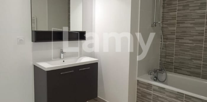 Image 13 sur 15 - Appartement  ·  Location · Talence (33400) · 4 pièces · 84m²