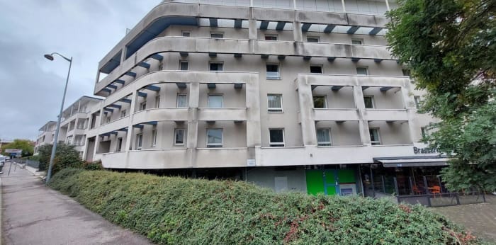 Image 1 sur 4 - Parking/box  ·  Location · Vandoeuvre Les Nancy (54500) · 8m²