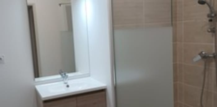 Image 7 sur 8 - Appartement  ·  Location · Arles (13200) · 3 pièces · 61m²