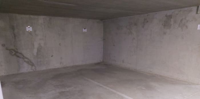 Image 2 sur 3 - Parking/box  ·  Location · Miramas (13140) · 13m²