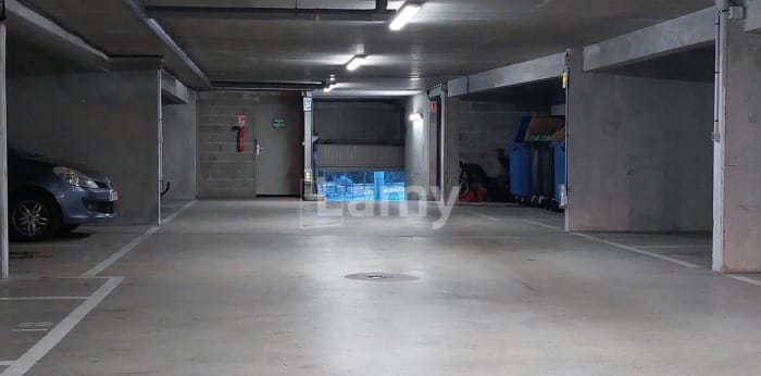 Image 3 sur 4 - Parking/box  ·  Location · Toulouse (31000) · 1m²