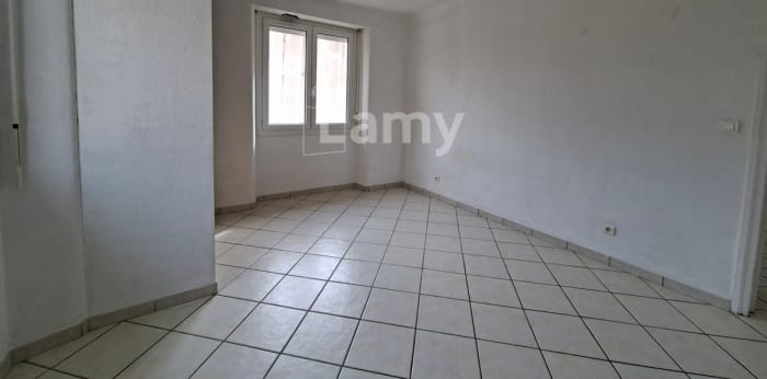 Image 8 sur 9 - Appartement  ·  Location · Sisteron (04200) · 2 pièces · 49m²