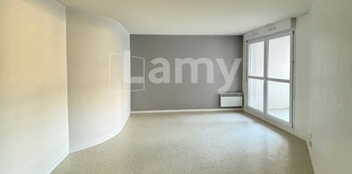 Image 2 sur 5 - Appartement  ·  Location · Angouleme (16000) · 2 pièces · 50m²