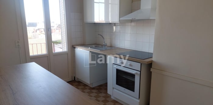 Image 3 sur 9 - Appartement  ·  Location · Chalon Sur Saone (71100) · 4 pièces · 98m²