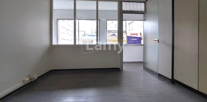 Image 12 sur 17 - Bureaux  ·  Location · Limoges (87000) · 5 pièces · 106m²