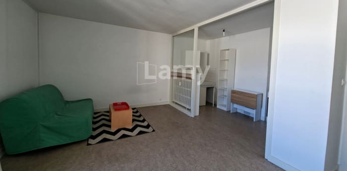 Image 1 sur 8 - Appartement  ·  Location · Clermont Ferrand (63000) · 1 pièce · 33m²