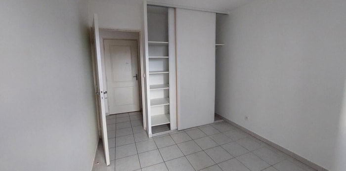 Image 14 sur 19 - Appartement  ·  Location · Nimes (30900) · 3 pièces · 59m²