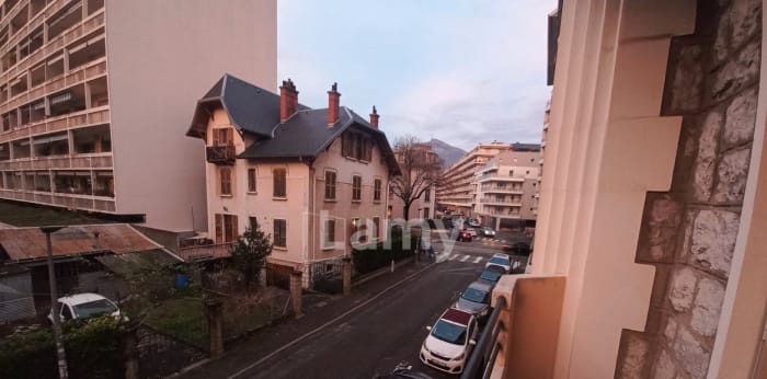 Image 1 sur 6 - Appartement  ·  Location · Chambery (73000) · 2 pièces · 53m²