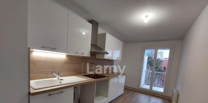 Image 2 sur 10 - Appartement  ·  Location · Grenoble (38100) · 4 pièces · 77m²