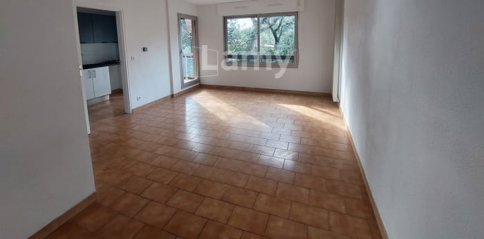 Image 3 sur 15 - Appartement  ·  Location · Nimes (30900) · 1 pièce · 31m²