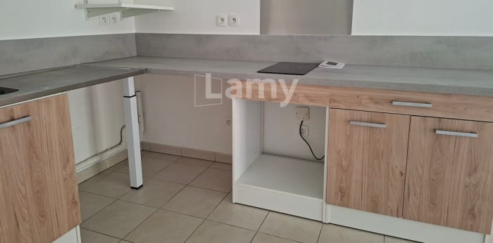 Image 3 sur 7 - Appartement  ·  Location · Sisteron (04200) · 2 pièces · 43m²