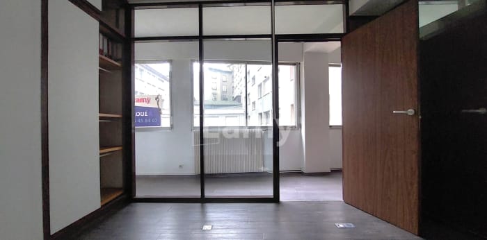 Image 10 sur 17 - Bureaux  ·  Location · Limoges (87000) · 5 pièces · 106m²