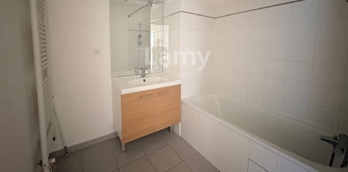 Image 11 sur 12 - Appartement  ·  Location · Besancon (25000) · 3 pièces · 71m²