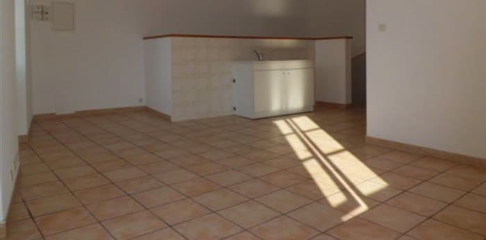 Image 3 sur 6 - Maison/villa  ·  Location · Caderousse (84860) · 3 pièces · 56m²