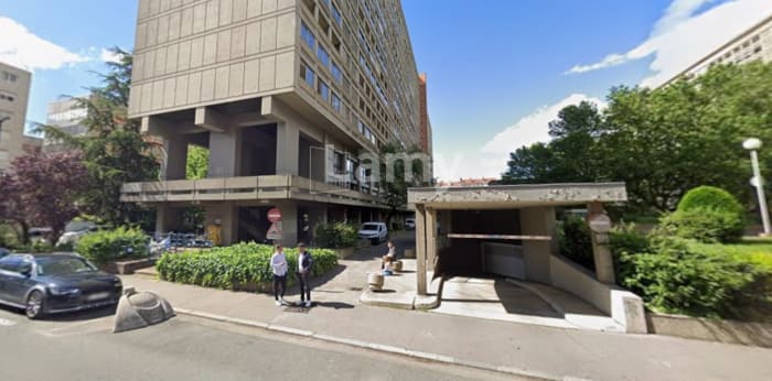 Image 1 sur 4 - Parking/box  ·  Location · Lyon (69003) · 1m²