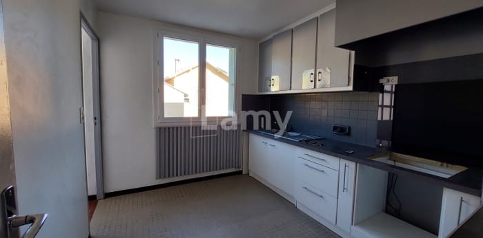 Image 7 sur 13 - Appartement  ·  Location · Sisteron (04200) · 4 pièces · 89m²