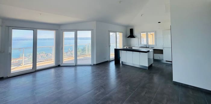 Image 9 sur 15 - Appartement  ·  Location · Evian Les Bains (74500) · 4 pièces · 115m²