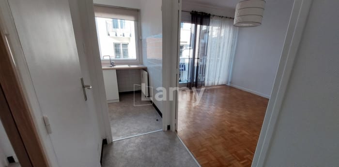 Image 8 sur 9 - Appartement  ·  Location · Grenoble (38000) · 1 pièce · 24m²