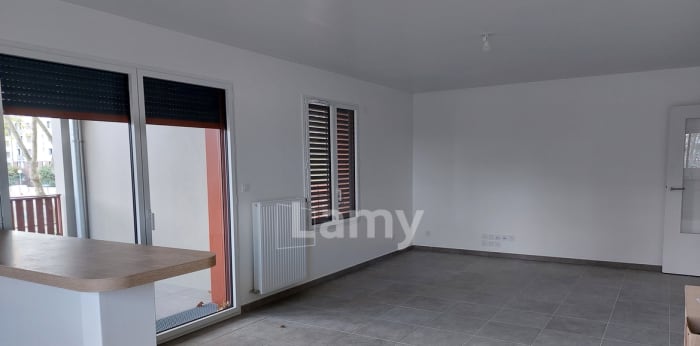 Image 4 sur 10 - Appartement  ·  Location · St Fons (69190) · 3 pièces · 75m²